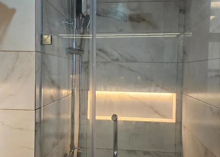 Apartment In Coast Residences, Pasay