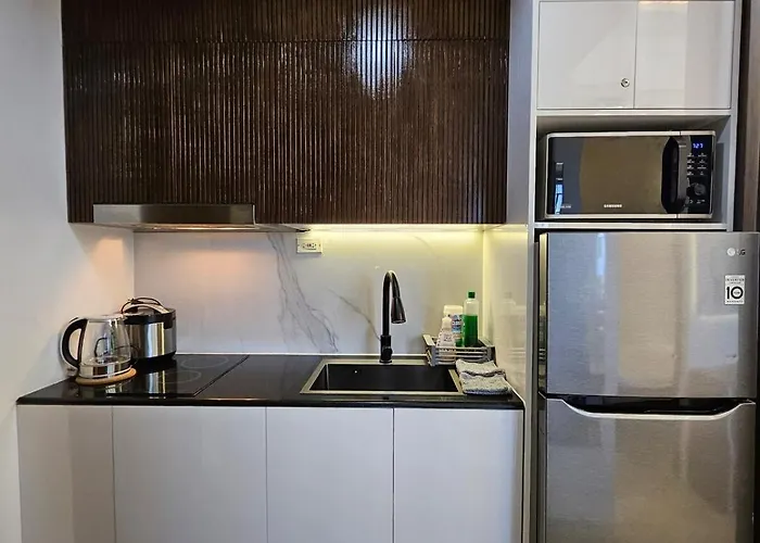 In Coast Residences, Pasay